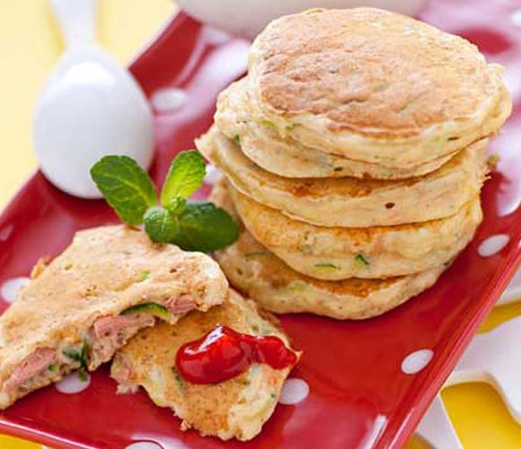 Соленые оладьи с тунцом и кабачками Соленые оладьи с тунцом и кабачками