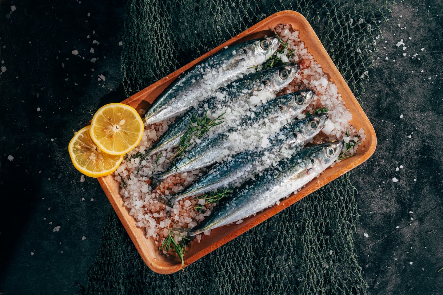 Морская рыба с лимоном